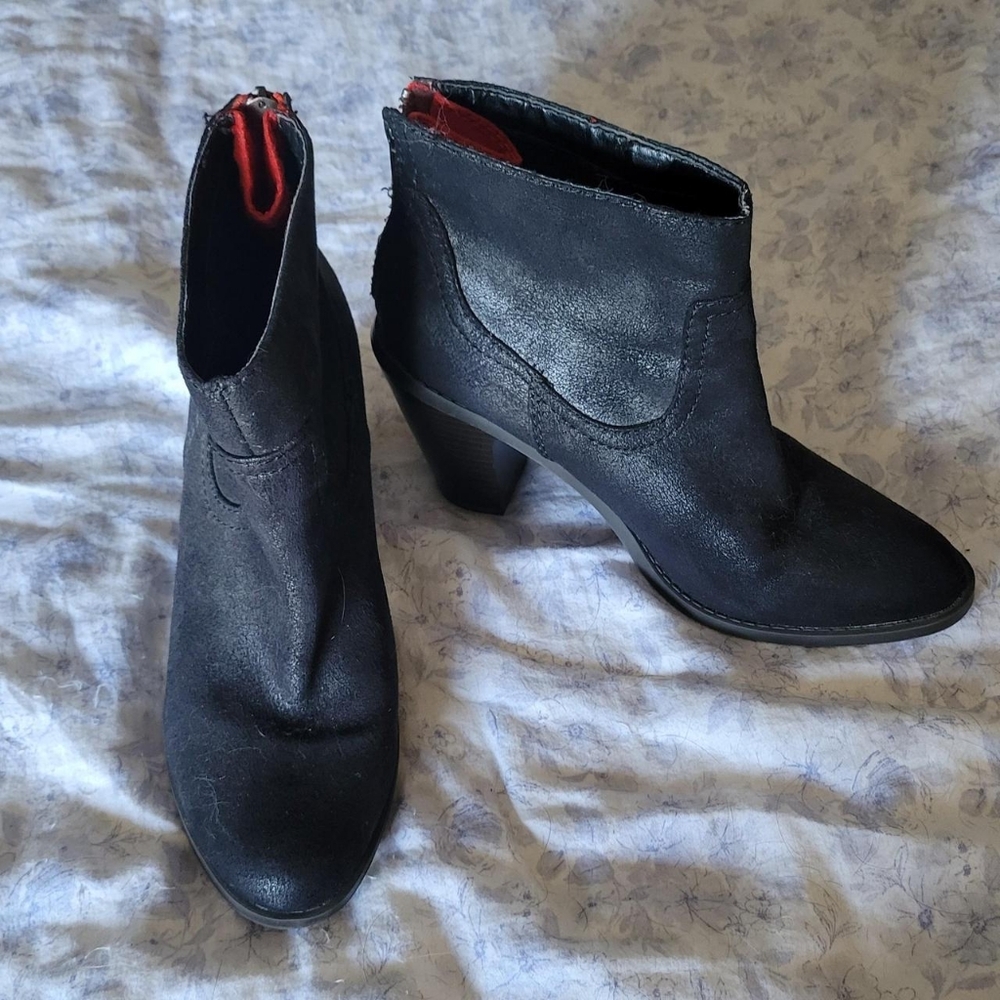 Mossimo Black ankle boots size 8
